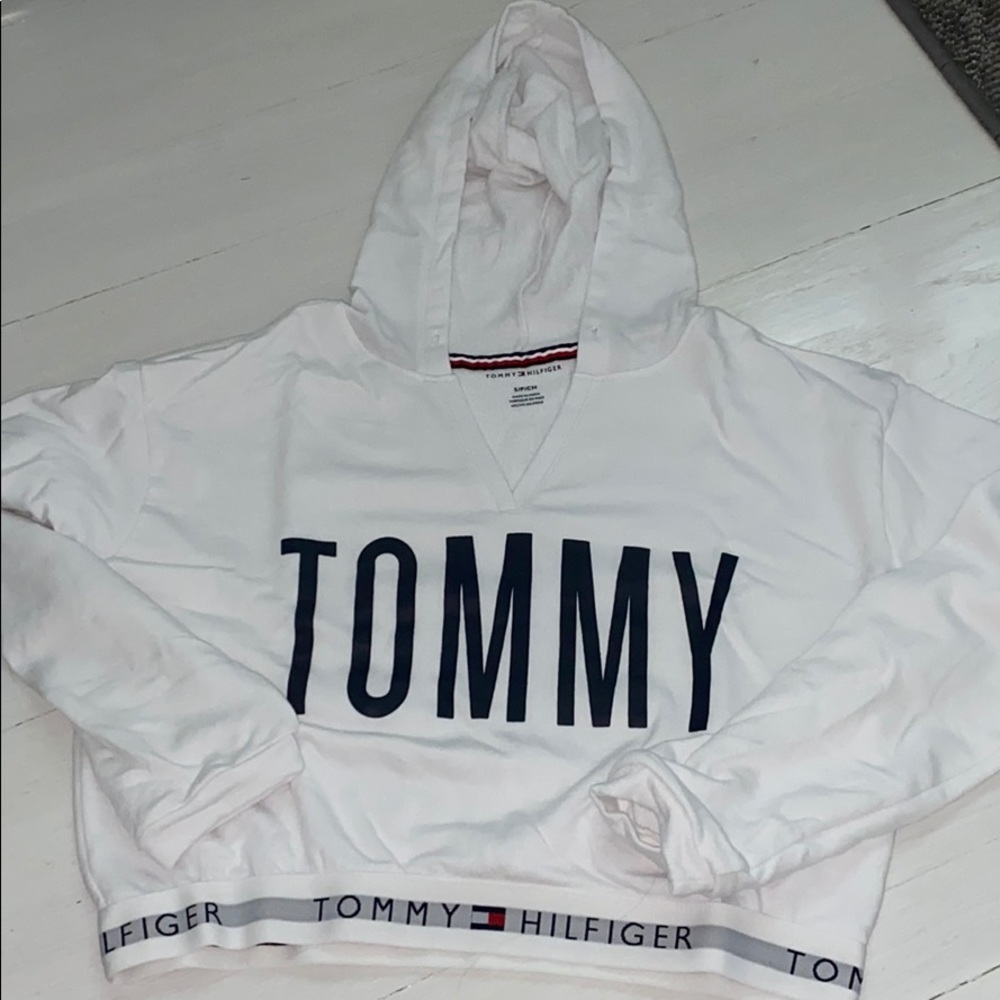 Tommy Hilfiger cropped sweatshirt